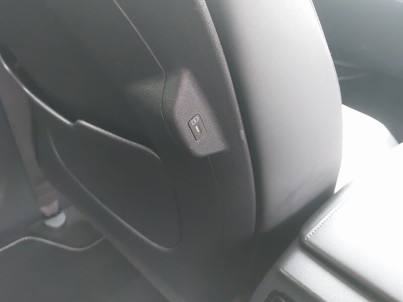 More views of Kia Niro