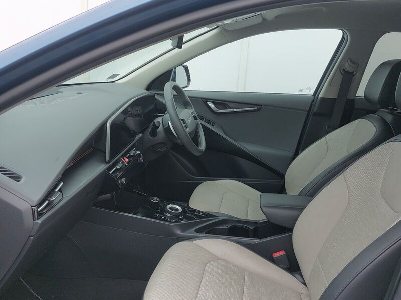 More views of Kia Niro