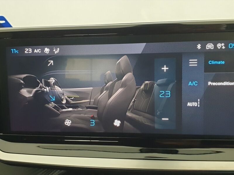 More views of Peugeot 2008