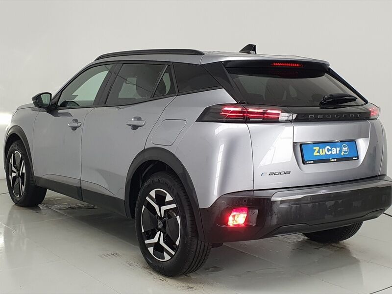 More views of Peugeot 2008