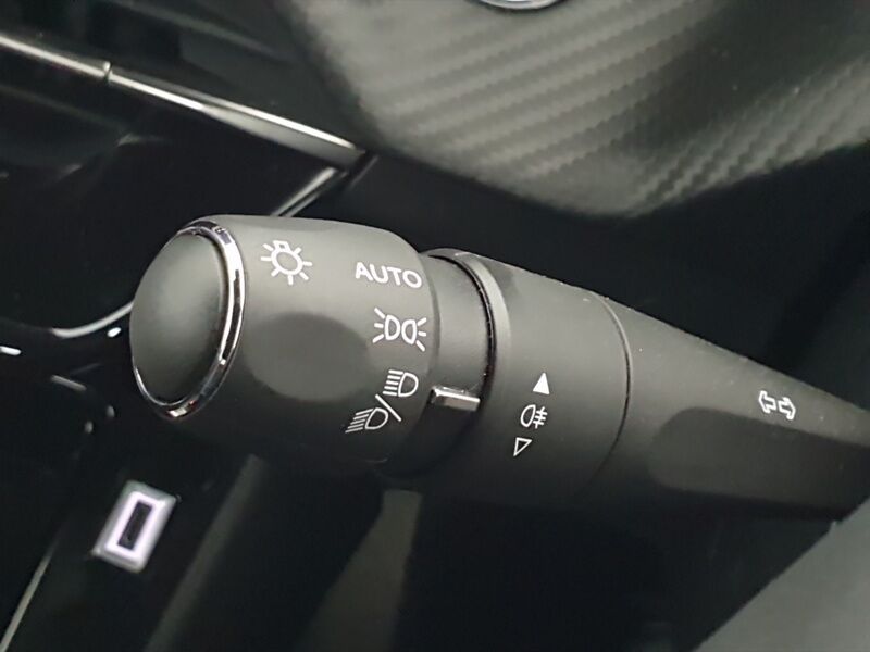 More views of Peugeot 2008