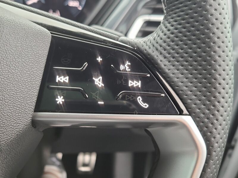 More views of Audi Q4 e-tron