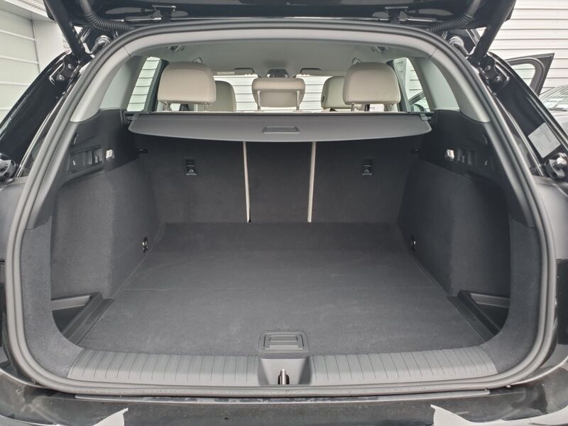 More views of Audi Q6 e-tron