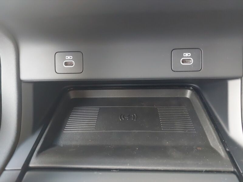 More views of Land Rover Discovery Sport