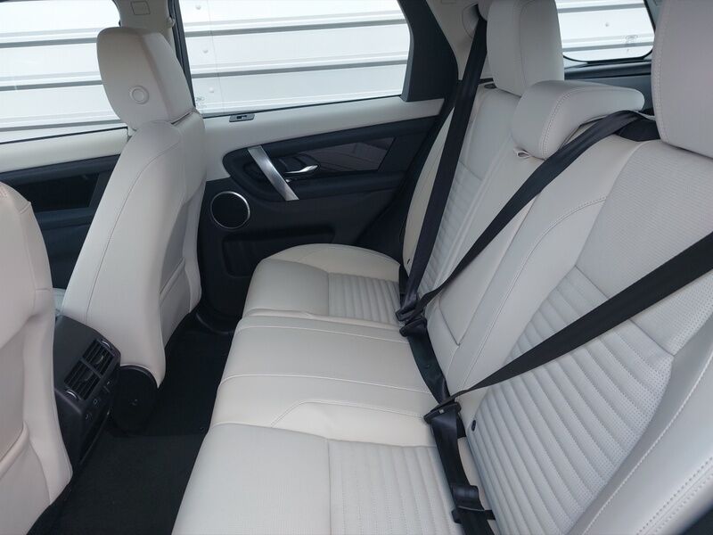 More views of Land Rover Discovery Sport