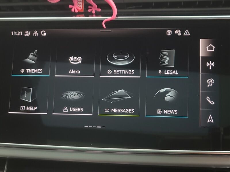 More views of Audi Q8