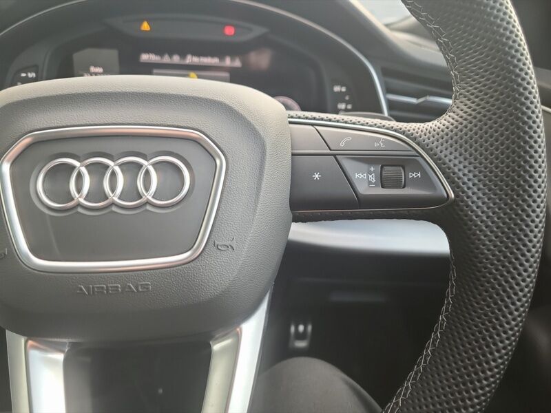 More views of Audi Q8