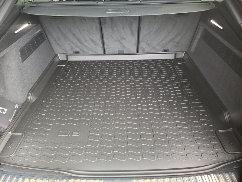 More views of Audi Q8