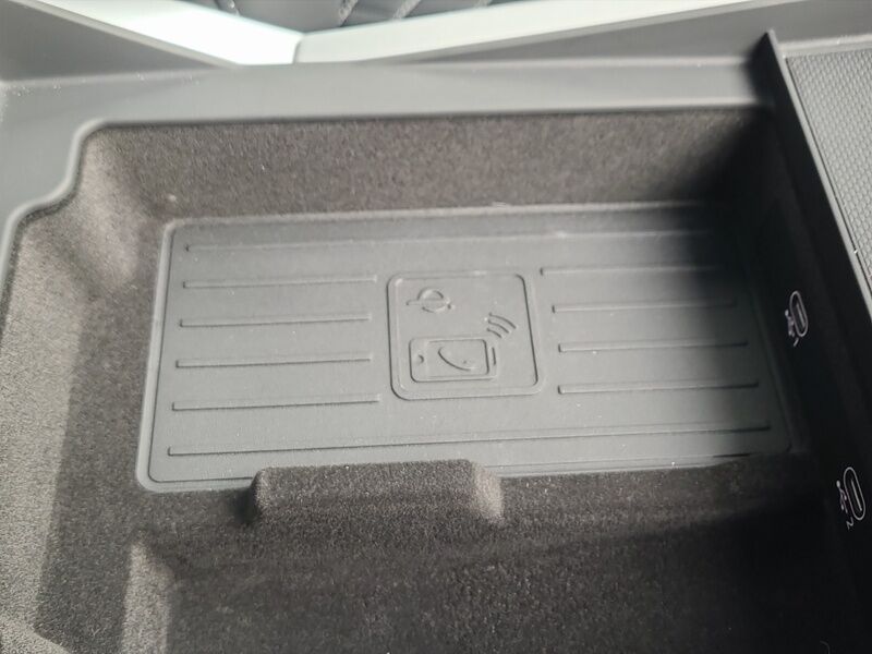 More views of Audi Q8