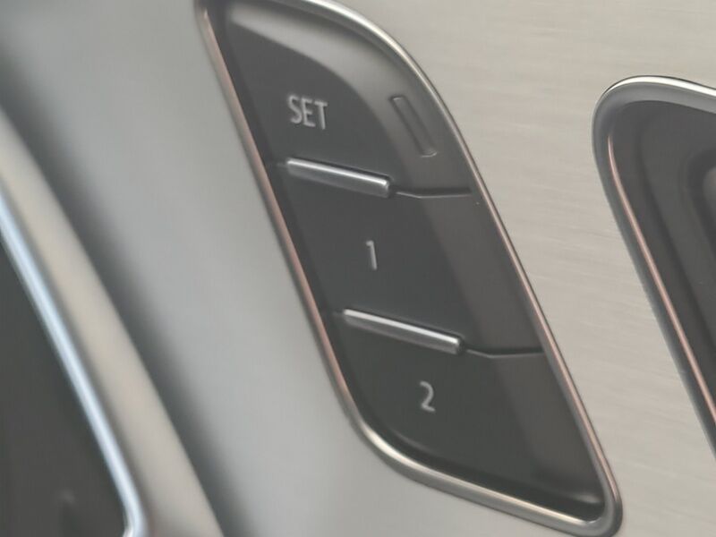 More views of Audi Q8