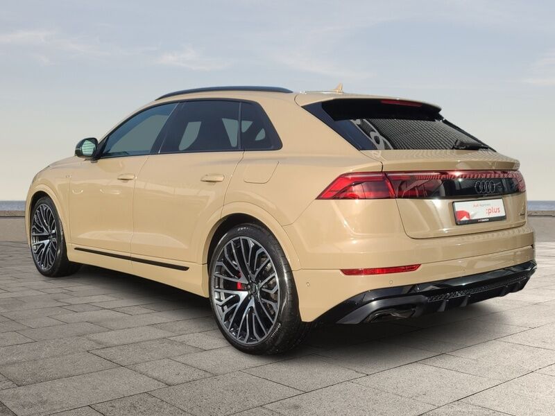 More views of Audi Q8