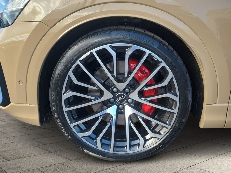 More views of Audi Q8