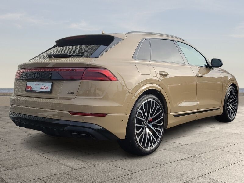 More views of Audi Q8