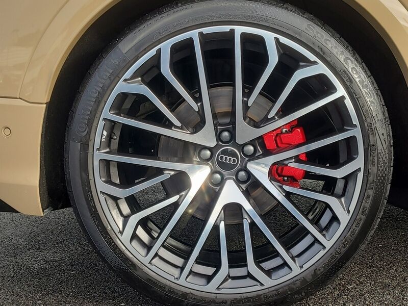 More views of Audi Q8