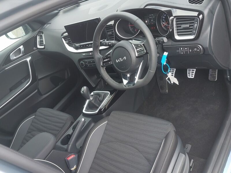 More views of Kia Ceed