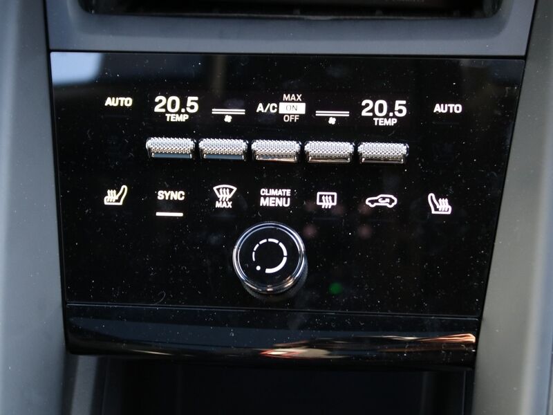 More views of Porsche Macan