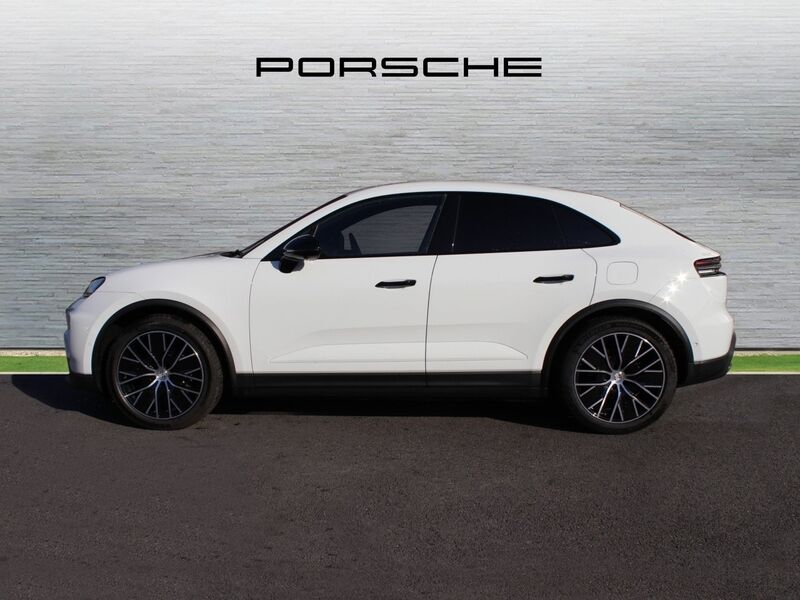 More views of Porsche Macan