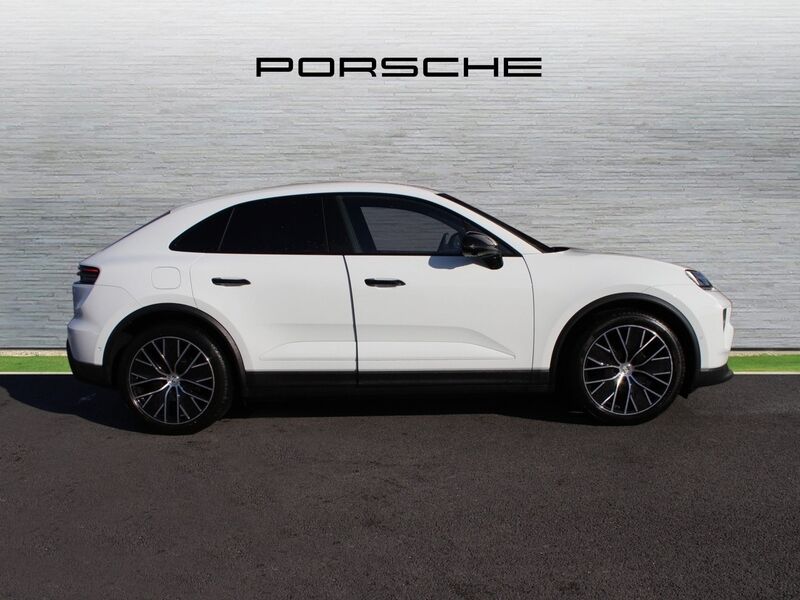 More views of Porsche Macan