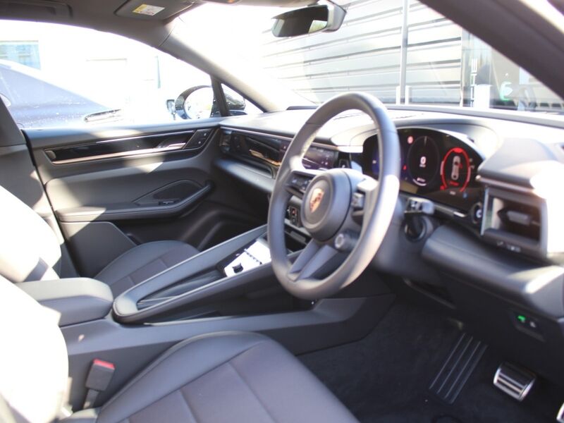 More views of Porsche Macan