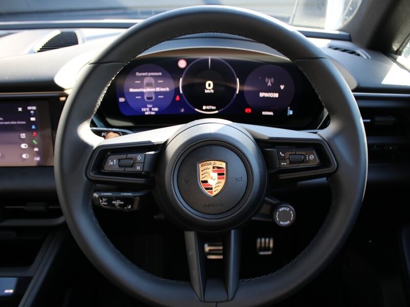 More views of Porsche Macan