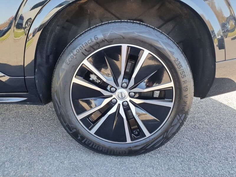 More views of Volvo XC90