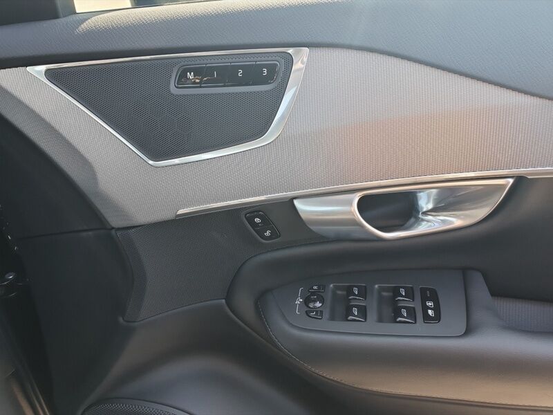 More views of Volvo XC90