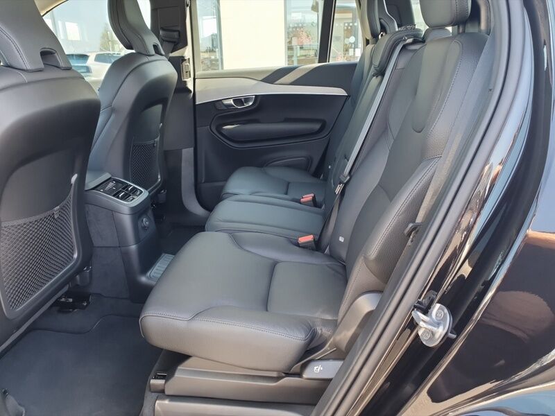 More views of Volvo XC90