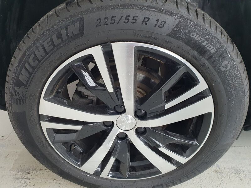 More views of Peugeot 3008