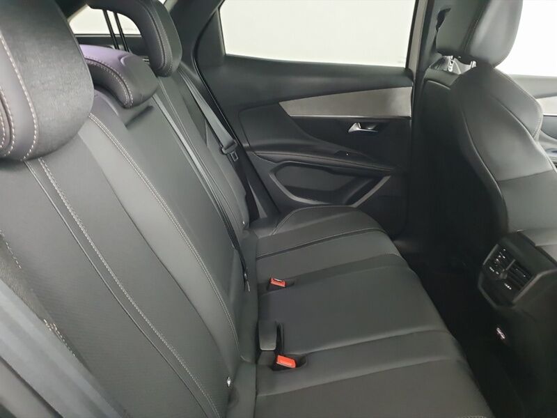 More views of Peugeot 3008