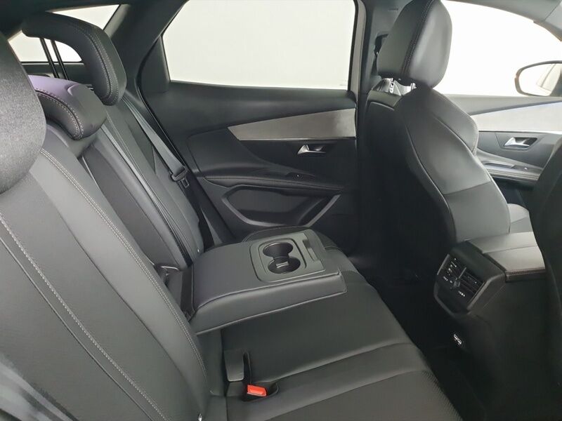 More views of Peugeot 3008