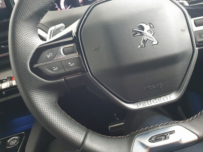 More views of Peugeot 3008