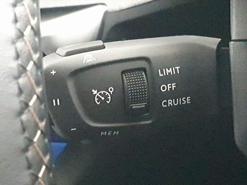 More views of Peugeot 3008