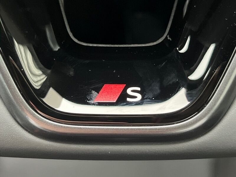 More views of Audi A6 Avant e-tron