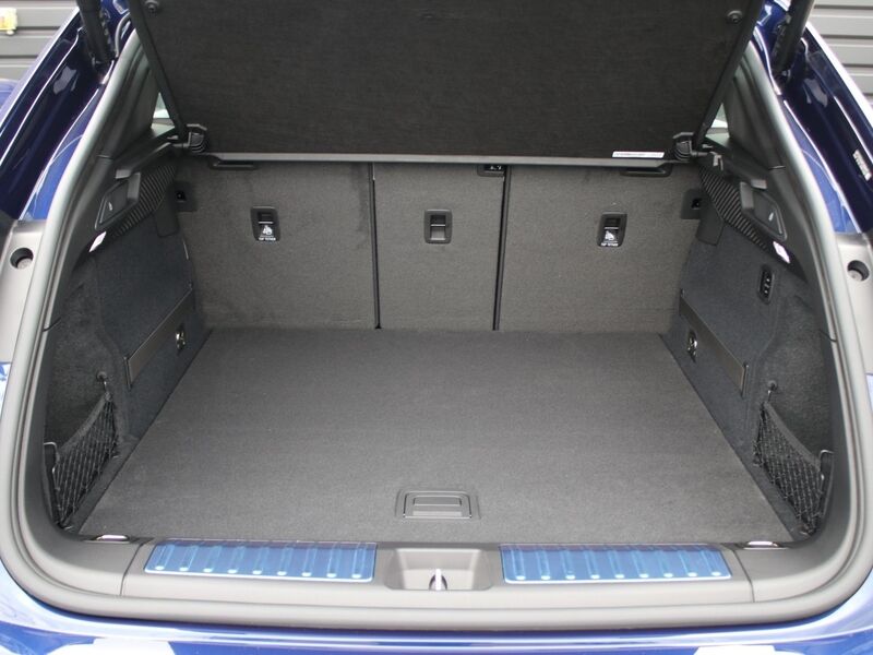 More views of Porsche Macan