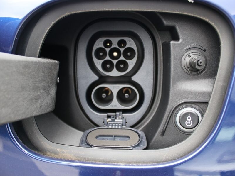 More views of Porsche Macan