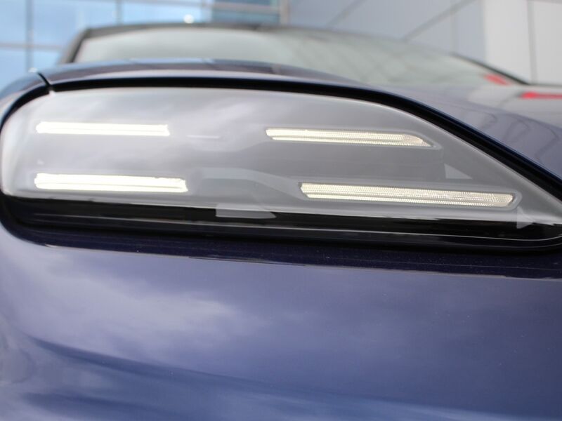 More views of Porsche Macan