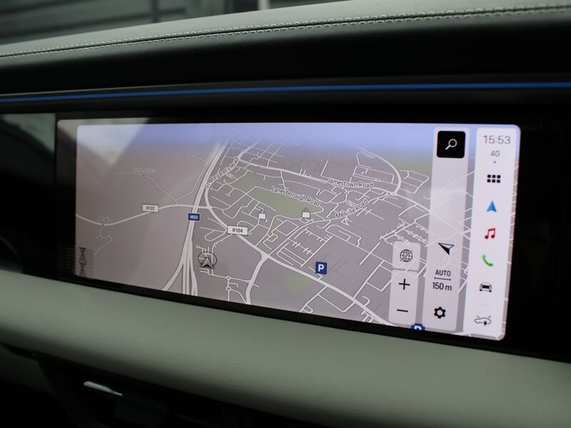 More views of Porsche Macan