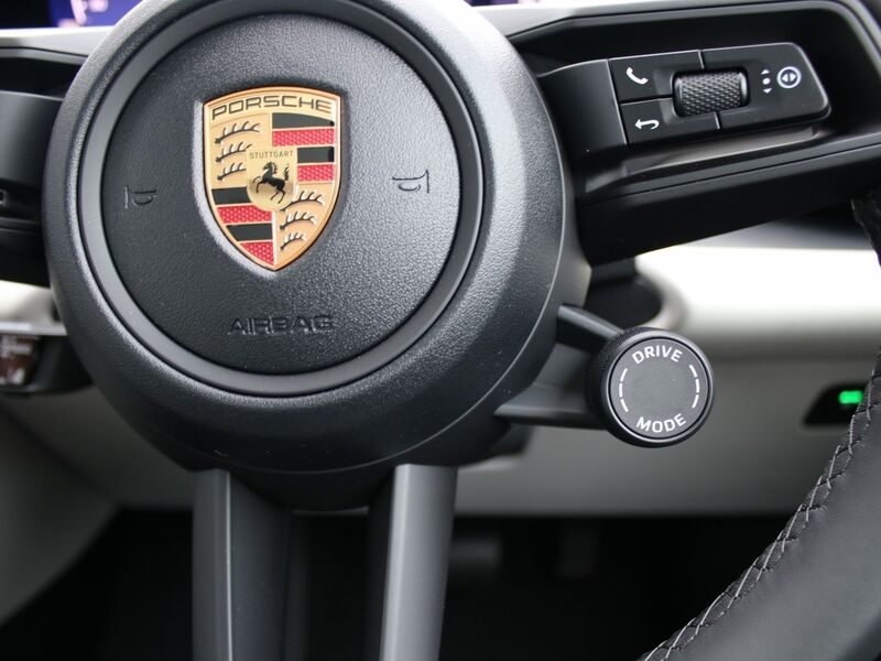 More views of Porsche Macan