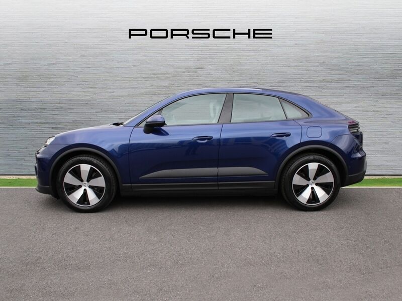 More views of Porsche Macan