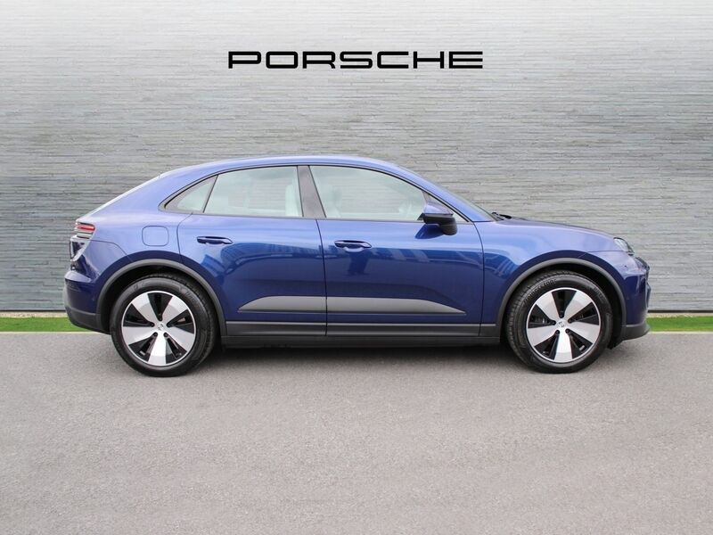 More views of Porsche Macan