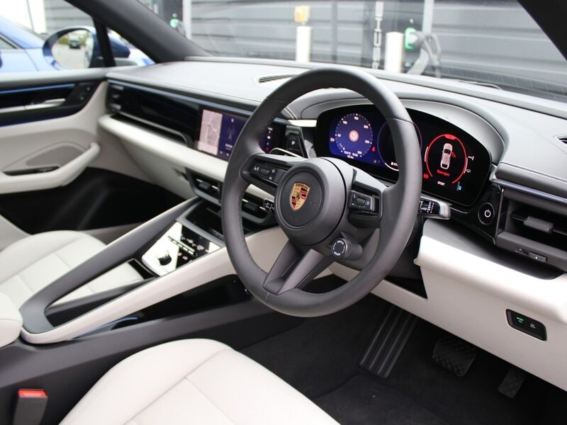 More views of Porsche Macan