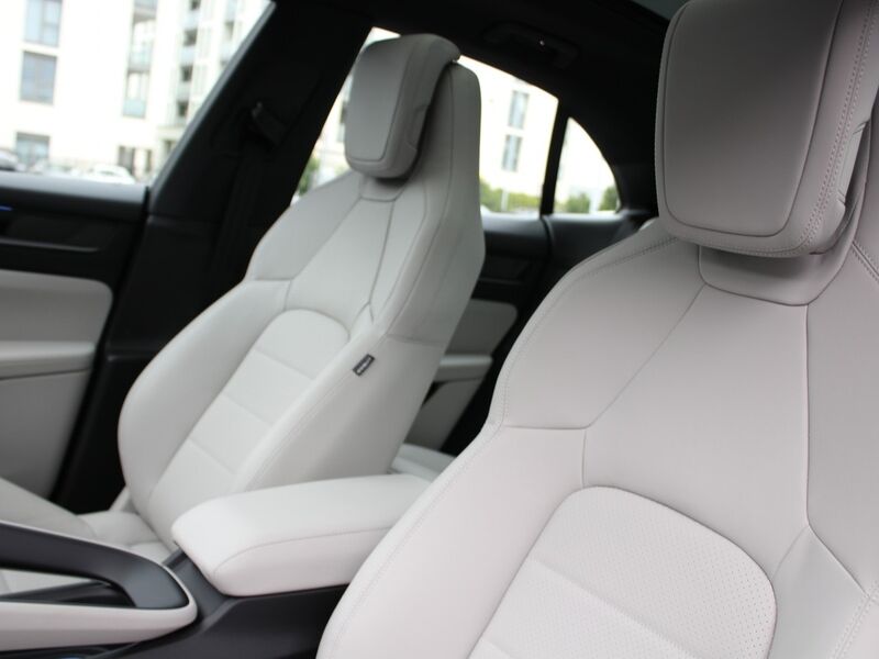 More views of Porsche Macan