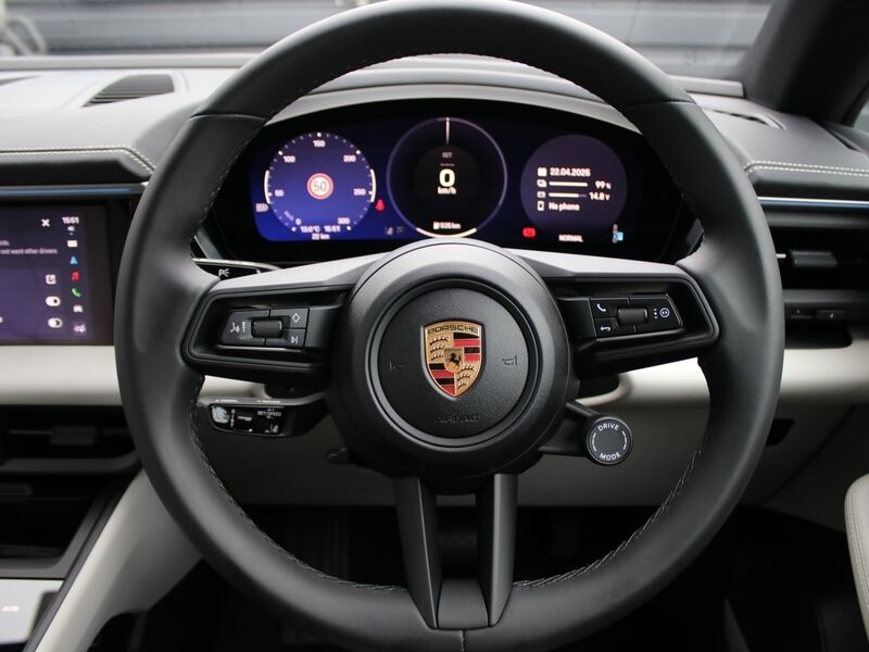 More views of Porsche Macan