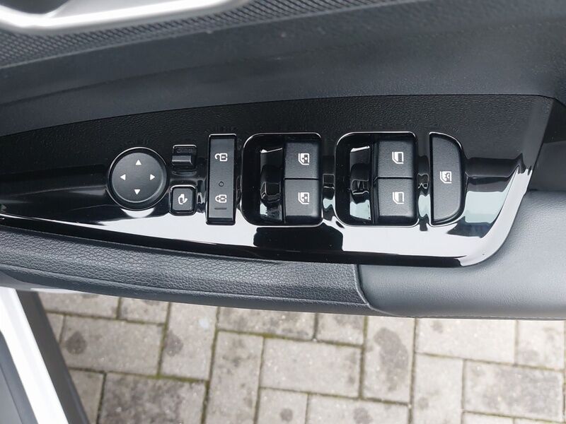 More views of Kia Sportage