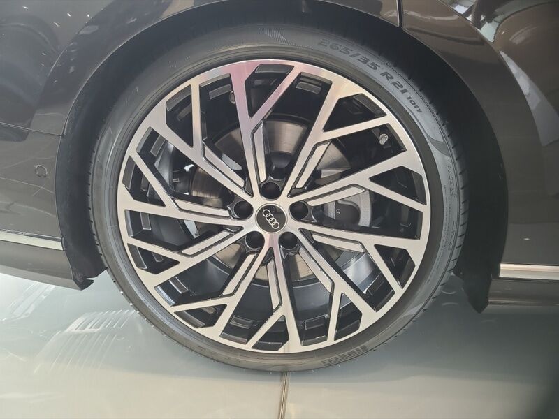 More views of Audi A8