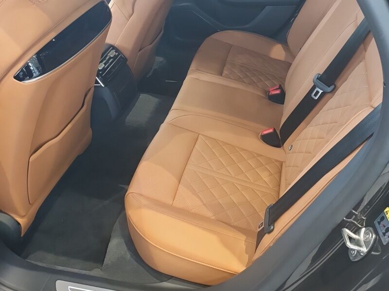 More views of Audi A8