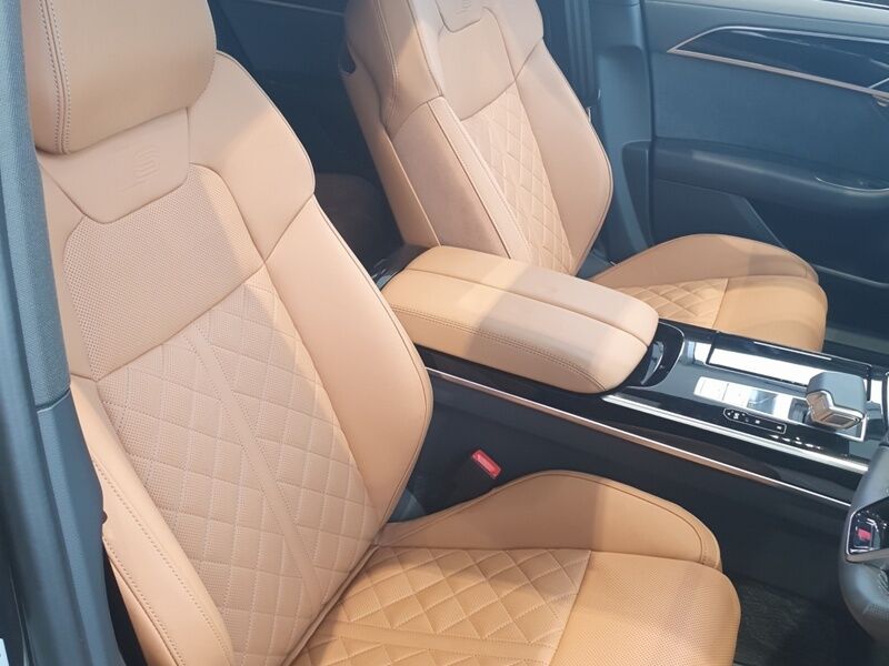 More views of Audi A8