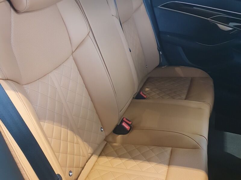 More views of Audi A8