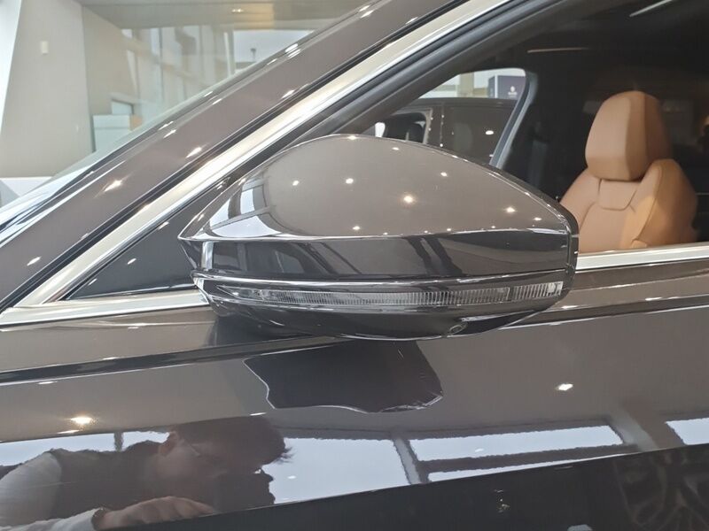 More views of Audi A8