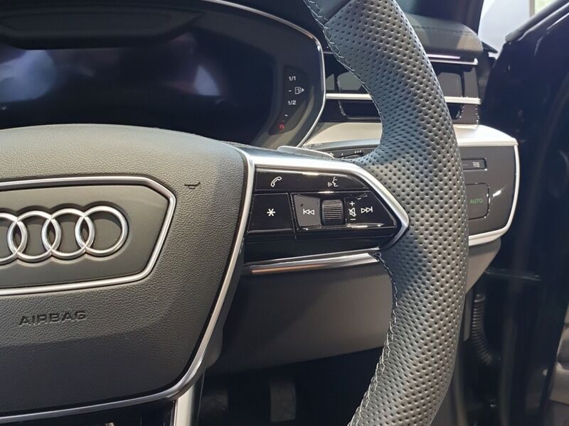 More views of Audi A8